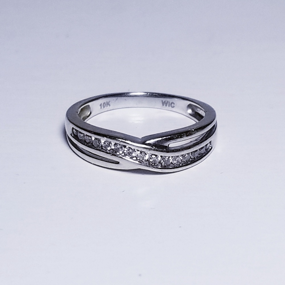 10k white gold diamond band ring